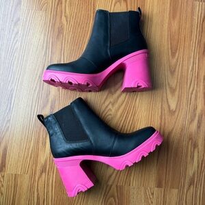 NEW Sorel Black and Pink Heeled Boots